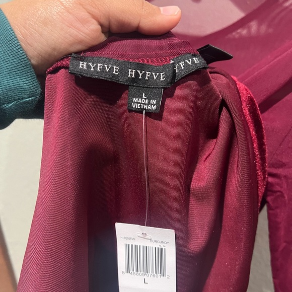 HYFVE Burgundy Velvet Long Sleeve Bodysuit Size L NWT - Picture 4 of 4